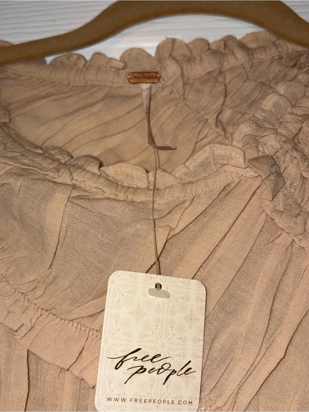 Free people Pink Sands Smocked Top + A GIFT 🎁